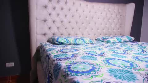 Nichole online show from October 2025 11:01:01 AM