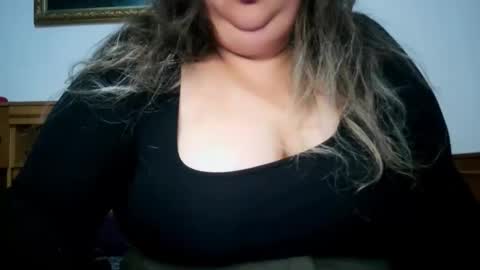 Snapshot of nicholle chatting on December 2025 12:07:02 AM Nicholle online show from December 2025 12:07:02 AM