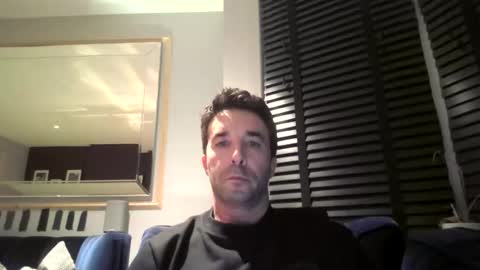 Snapshot of niciboi chatting on October 2025 10:48:02 PM James online show from October 2025 10:48:02 PM