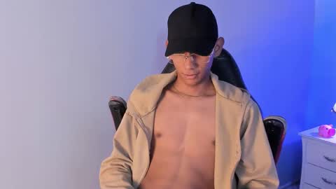 Snapshot of nick_collins20 chatting on September 2025 08:36:01 PM Nick online show from September 2025 08:36:01 PM