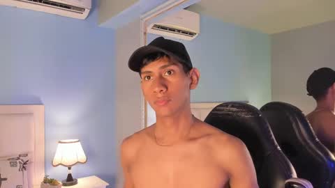 Snapshot of nick_collins20 chatting on October 2025 06:03:02 AM Nick online show from October 2025 06:03:02 AM