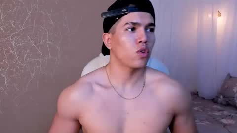 nick fenix online show from November 2025 04:01:02 AM