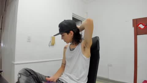 Snapshot of nick_straightboy chatting on April 2026 09:31:01 PM Nick online show from April 2026 09:31:01 PM