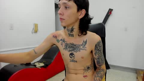 Snapshot of nick_straightboy chatting on April 2026 01:08:01 AM Nick online show from April 2026 01:08:01 AM