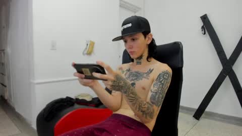 Snapshot of nick_straightboy chatting on April 2026 07:28:02 PM Nick online show from April 2026 07:28:02 PM