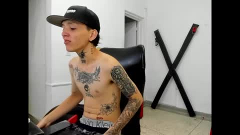 Snapshot of nick_straightboy chatting on May 2026 08:14:02 PM Nick online show from May 2026 08:14:02 PM