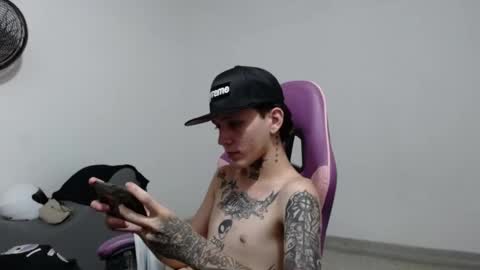 Snapshot of nick_straightboy chatting on May 2026 08:58:01 PM Nick online show from May 2026 08:58:01 PM