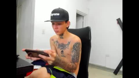 Snapshot of nick_straightboy chatting on May 2026 05:48:02 AM Nick online show from May 2026 05:48:02 AM