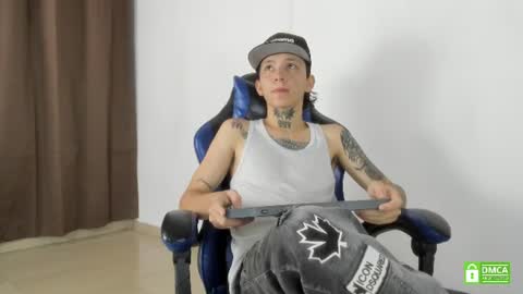 Snapshot of nick_tattooedguy chatting on June 2026 07:28:02 PM nick_tattooedguy online show from June 2026 07:28:02 PM