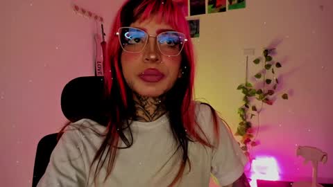 Snapshot of nicki_1 chatting on January 2025 08:18:02 AM Help me reach 100 thumbs up online show from January 2025 08:18:02 AM