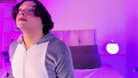 nicki_ripperton online show from April 2026 09:23:02 PM