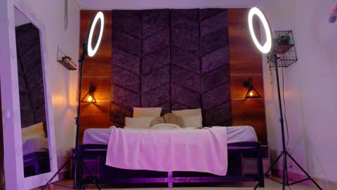 NICKI FOX  online show from January 2026 09:11:02 AM