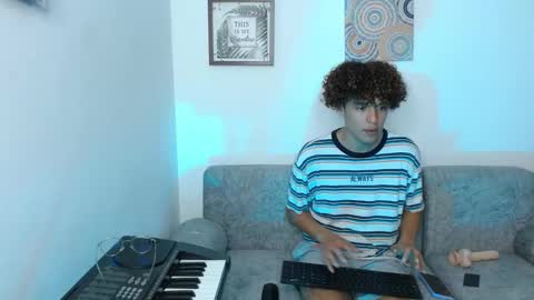 Snapshot of nickolas_moon chatting on January 2025 12:11:01 AM Nickolas Muoz online show from January 2025 12:11:01 AM