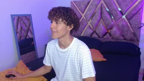 Snapshot of nickolas_moon chatting on February 2025 04:22:01 PM Nickolas Muoz online show from February 2025 04:22:01 PM