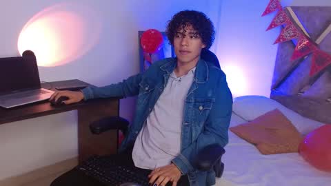 Snapshot of nickolas_moon chatting on February 2025 07:16:02 PM Nickolas Muoz online show from February 2025 07:16:02 PM