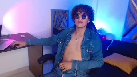 Snapshot of nickolas_moon chatting on February 2025 04:26:02 PM Nickolas Muoz online show from February 2025 04:26:02 PM