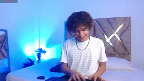 Snapshot of nickolas_moon chatting on March 2025 05:39:02 PM Nickolas Muoz online show from March 2025 05:39:02 PM