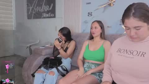 Snapshot of nicky_as chatting on November 2025 01:45:01 PM nicky_as online show from November 2025 01:45:01 PM