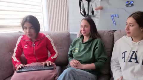 Snapshot of nicky_as chatting on December 2025 01:53:01 PM nicky_as online show from December 2025 01:53:01 PM