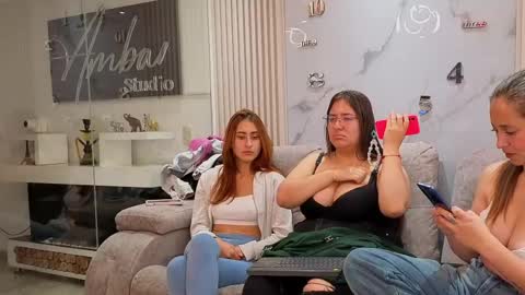 nicky_as online show from May 2026 01:37:02 PM