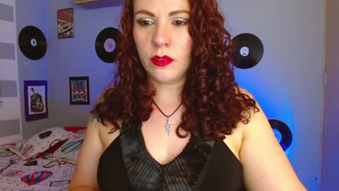 Snapshot of nicky_lucy_m chatting on December 2024 01:37:02 AM lucy online show from December 2024 01:37:02 AM