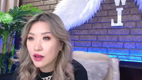 Snapshot of nicky_owl chatting on February 2025 09:04:02 AM Today is my 41st birthday And in 2 hours Im waiting for you on the stream Stock up on tokens and a good mood Nicky online show from February 2025 09:04:02 AM