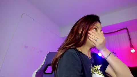 nicky_pop online show from October 2025 06:39:02 PM