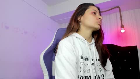 nicky_pop online show from October 2025 06:41:02 PM