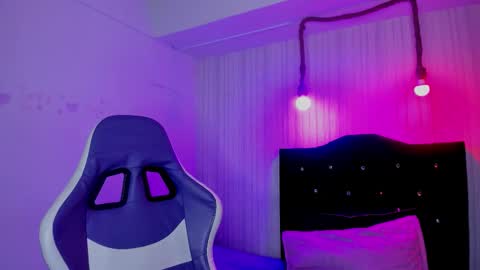 nicky_pop online show from October 2025 06:40:02 PM