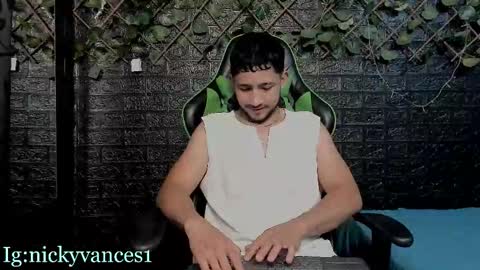 nicky online show from October 2025 09:10:02 PM