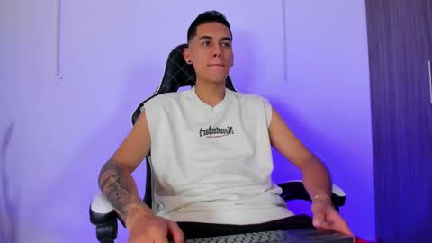 Snapshot of nickyblazze_ chatting on September 2025 02:18:02 PM Nicky online show from September 2025 02:18:02 PM