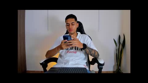 Snapshot of nickyblazze_ chatting on October 2025 12:22:02 PM Nicky online show from October 2025 12:22:02 PM