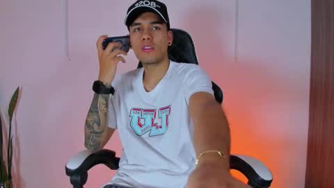 Snapshot of nickyblazze_ chatting on October 2025 12:04:02 PM Nicky online show from October 2025 12:04:02 PM