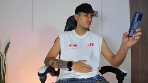 Snapshot of nickyblazze_ chatting on October 2025 12:15:02 PM Nicky online show from October 2025 12:15:02 PM