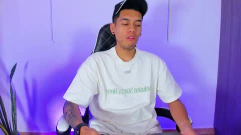 Snapshot of nickyblazze_ chatting on October 2025 12:05:01 PM Nicky online show from October 2025 12:05:01 PM