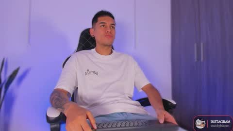 Snapshot of nickyblazze_ chatting on October 2025 11:54:01 AM Nicky online show from October 2025 11:54:01 AM