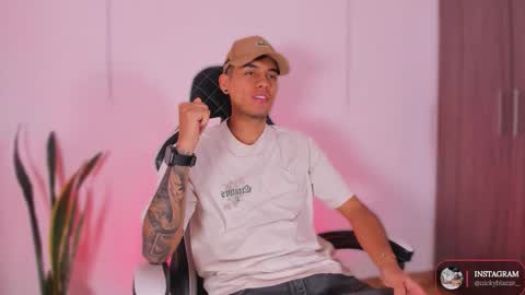 Snapshot of nickyblazze_ chatting on October 2025 12:37:02 PM Nicky online show from October 2025 12:37:02 PM