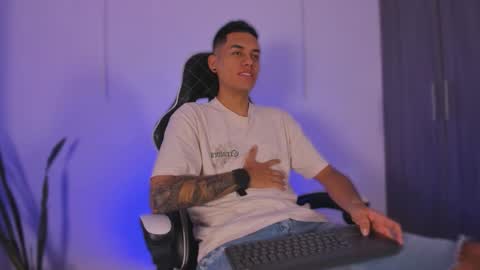 Snapshot of nickyblazze_ chatting on November 2025 11:54:01 AM Nicky online show from November 2025 11:54:01 AM