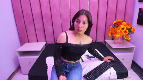 Snapshot of nickymiler chatting on November 2025 12:49:02 PM Nicky Miler online show from November 2025 12:49:02 PM