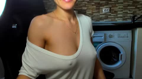 Snapshot of nickyplus chatting on February 2025 12:48:02 PM Nicky online show from February 2025 12:48:02 PM