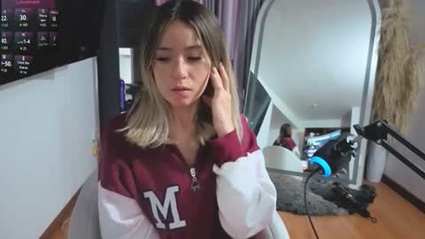 Nicky online show from November 2025 10:03:02 PM