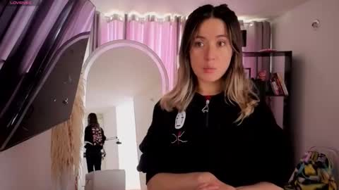 Nicky online show from March 2026 05:06:01 PM