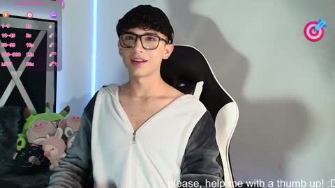Snapshot of nico_cruz chatting on December 2024 02:47:01 AM nico online show from December 2024 02:47:01 AM