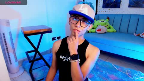 Snapshot of nico_cruz chatting on March 2025 09:44:01 AM nico online show from March 2025 09:44:01 AM