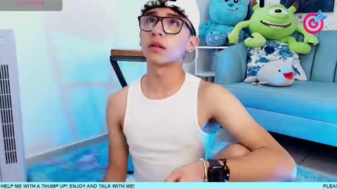 Snapshot of nico_cruz chatting on March 2025 05:54:02 PM nico online show from March 2025 05:54:02 PM
