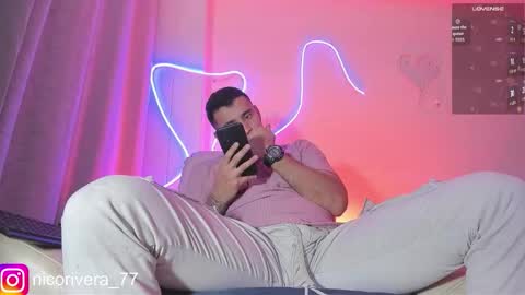 Nicolas online show from January 2026 01:33:02 AM