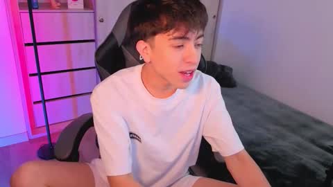 Nicolas online show from September 2025 07:06:02 PM