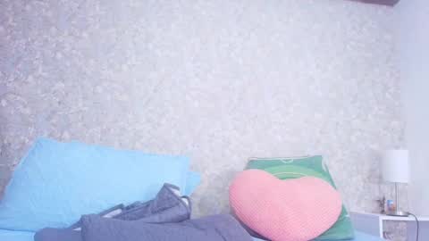 Nicol online show from November 2025 03:06:01 AM