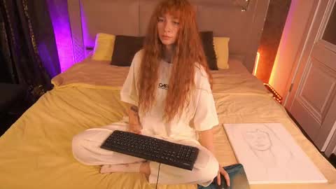 Snapshot of nicol_moonn chatting on May 2026 12:43:02 PM Nicol Moonn online show from May 2026 12:43:02 PM
