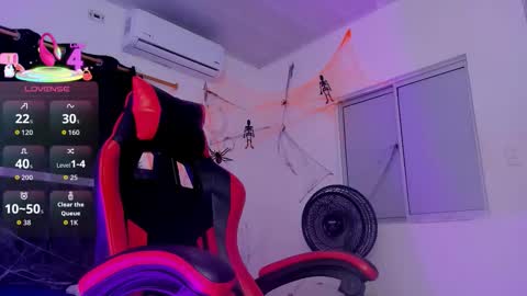 Nicol online show from November 2025 03:53:02 AM